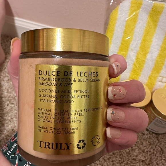 Truly Beauty Gift Set ~ Brand New never opened. Have in time for Christmas! - Picture 2 of 4